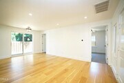 Photo - 554 N Michigan Ave