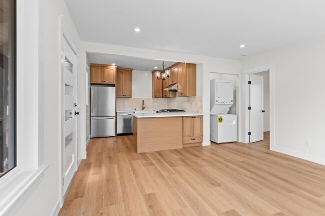 Building Photo - 526 Lime Ave