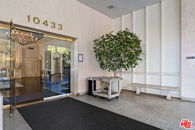 Photo - 10433 Wilshire Blvd Unit 301