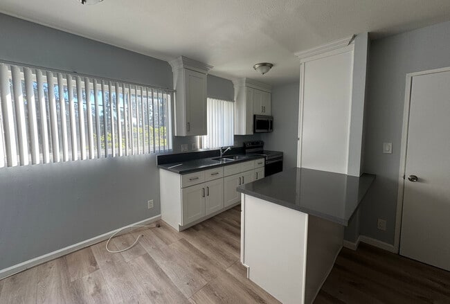 Building Photo - Haskell Apartments
