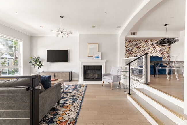Building Photo - 4104 W Kling St Rental
