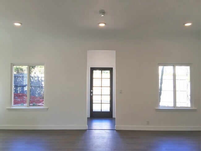 Photo - Luxury Remodeled Home with City Views in the Heart of West Hollywood