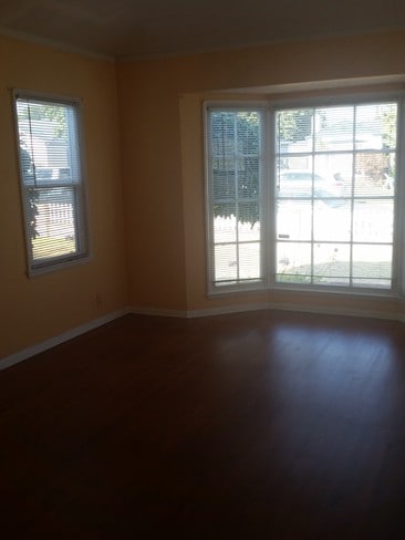 Photo - 8437 Naylor Ave