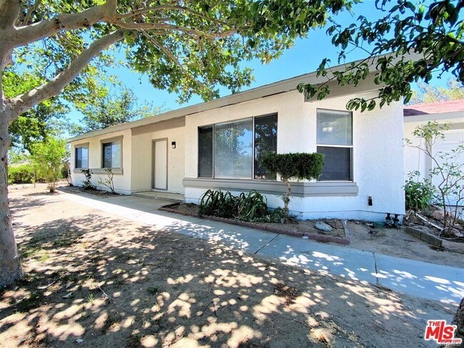 Building Photo - 16716 Stagecoach Ave Rental
