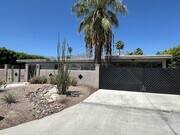 Photo - 725 S Mountain View Dr House