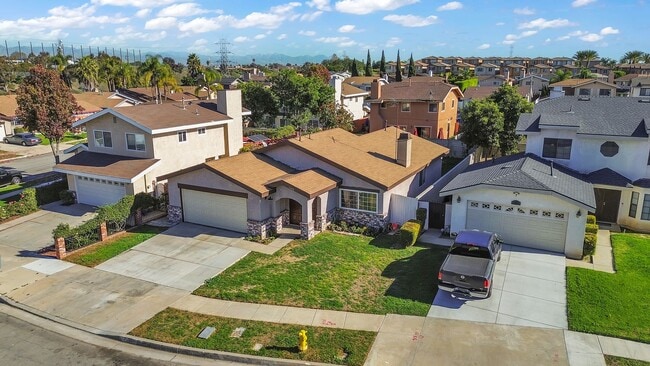 Photo - 1688 Bruin St