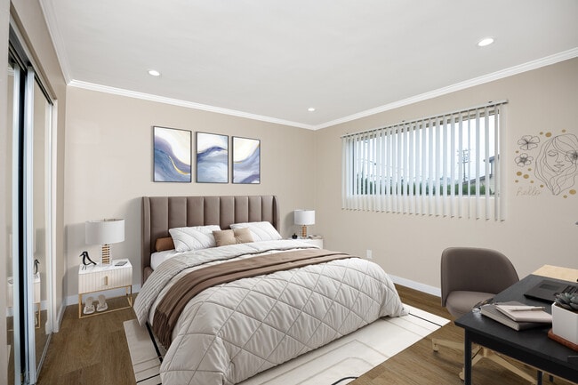 Photo - Gardena Court