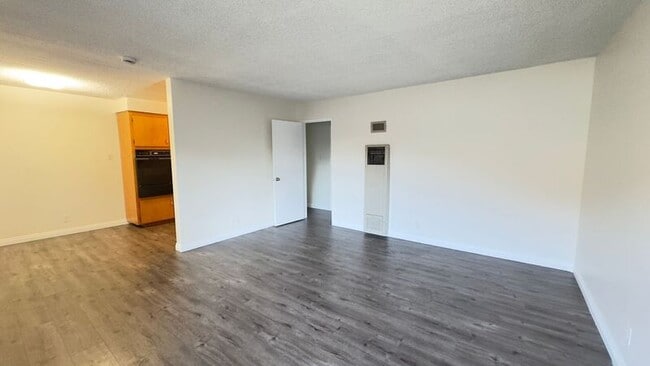 Photo - 325 N Glendora Ave