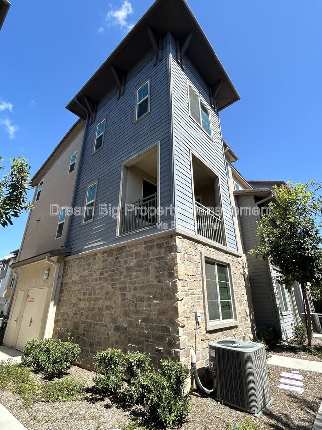 Photo - 609 Savi Dr House