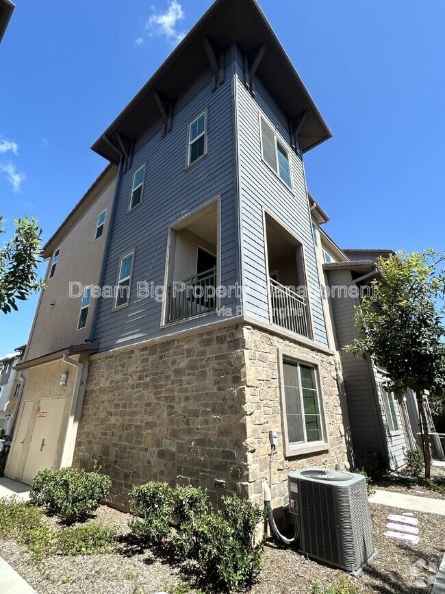 Building Photo - 609 Savi Dr Rental