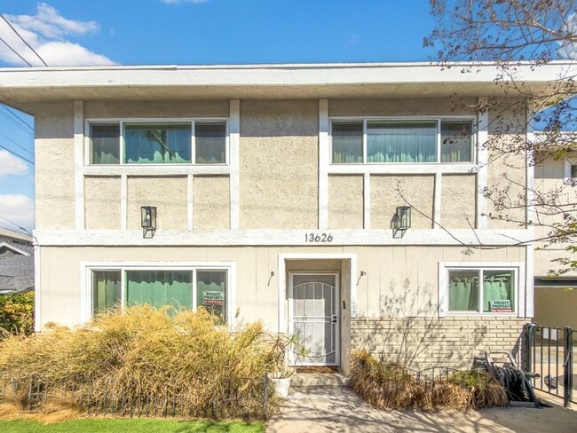 Building Photo - 13626 Cerise Ave