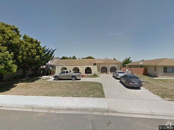 Building Photo - 909 W College Ave Rental