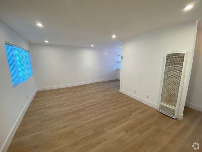 Building Photo - 3900 1st St Rental