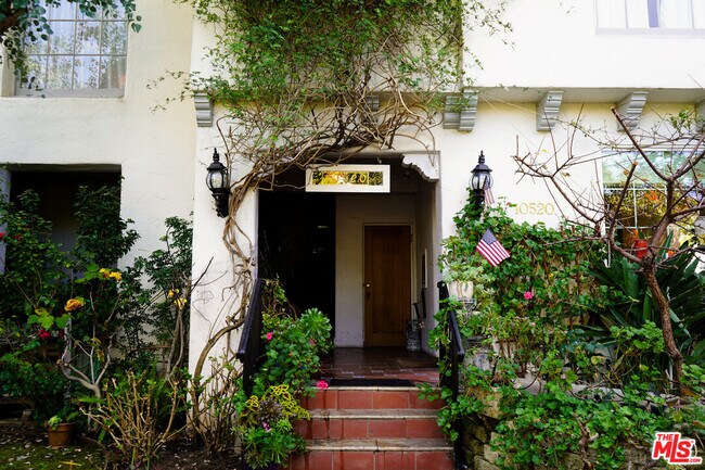 Photo - 10520 Eastborne Ave Unit 3