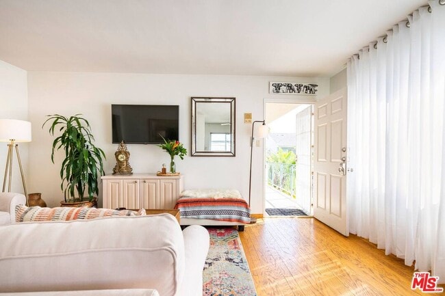 Photo - 1418 Stanford St Unit 7