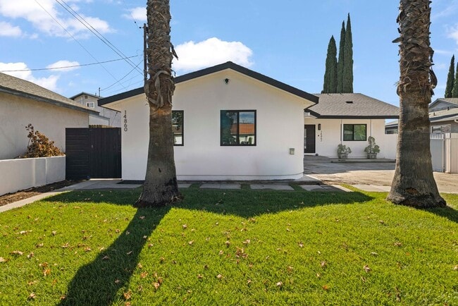 Building Photo - 14860 Envoy St