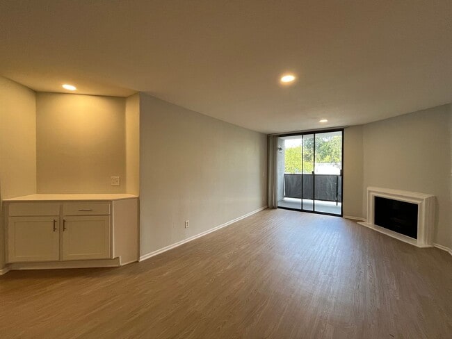 Photo - 5235 Kester Ave