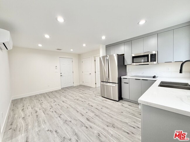 Photo - 140 W 93rd St