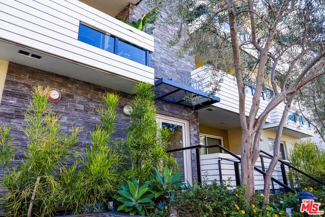 Photo - 11818 Dorothy St Unit 303