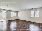 Photo - 728 Huron Pl