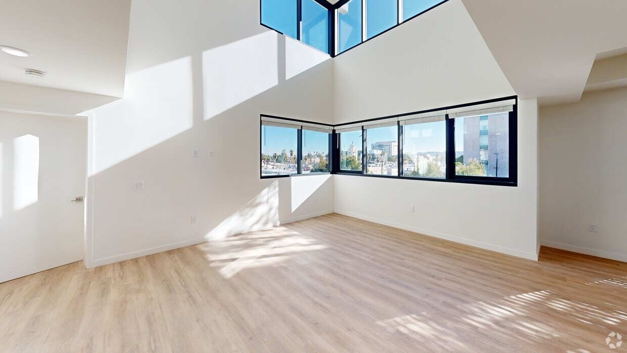 3D Tour - 14541 Gilmore St Apartments