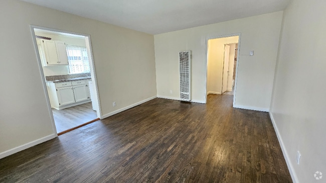 Building Photo - 3009 Carmona Ave Rental