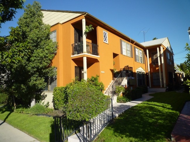 Photo - 5721 San Vicente Blvd Unit 5721