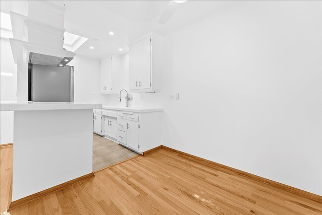 Photo - 1739 Washington Way Unit 05