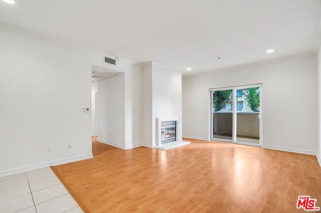 Photo - 2335 S Bentley Ave Condo