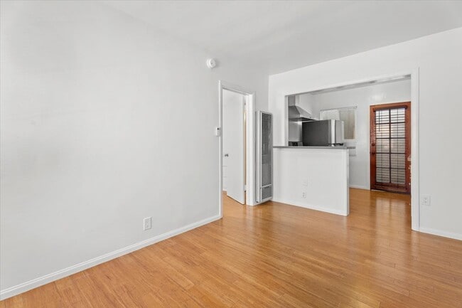Building Photo - 1726 Abbot Kinney Blvd Unit 4