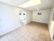 Photo - Charming Back House in the Heart of Clarem...