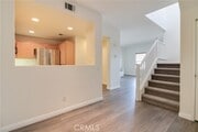 Photo - 620 E Walnut St Condo