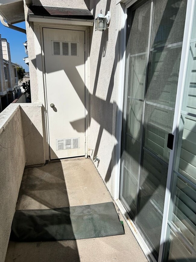 Photo - 2b2b- Private freshly painted Torrance condominium ready for immediate occupancy. Unit 120