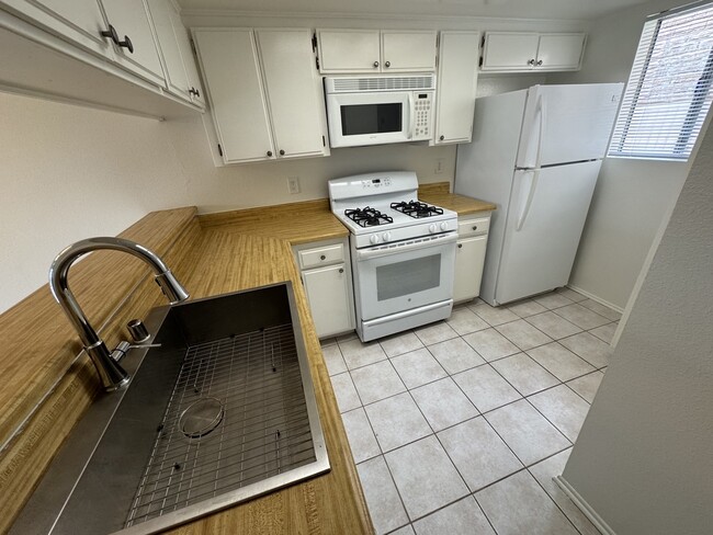 Photo - 13552 Burbank Blvd Unit 3