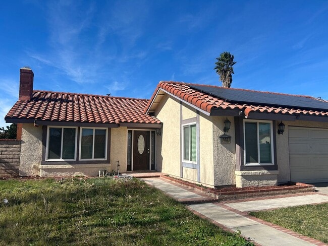 Building Photo - 956 N Sandalwood Ave Unit 1