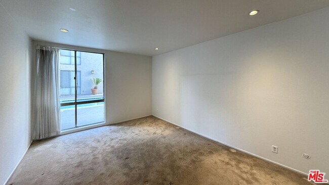 Photo - 1134 Alta Loma Rd Unit 115