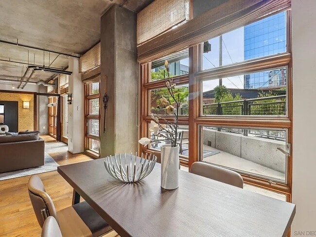 dining room - 877 Island Ave Unit 211