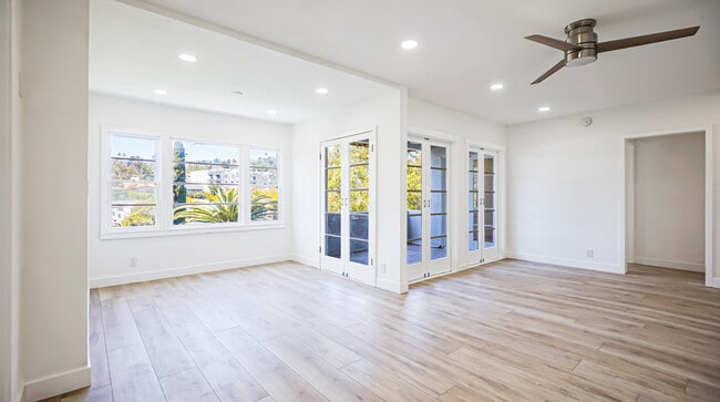 Building Photo - 2065 Ivar Ave Unit 2065 .5