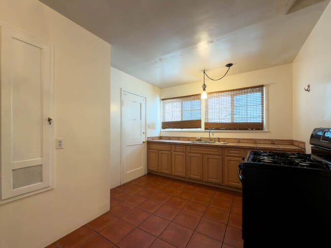 Photo - 11926 Magnolia Blvd Unit 11928
