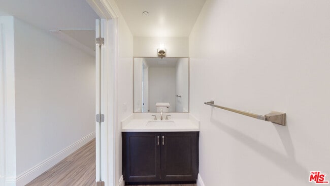 Photo - 8700 Chalmers Dr Unit 301