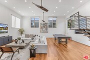 Photo - 661 Broadway St