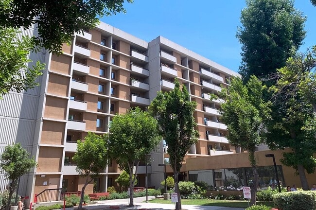 Photo - 440 N Madison Ave