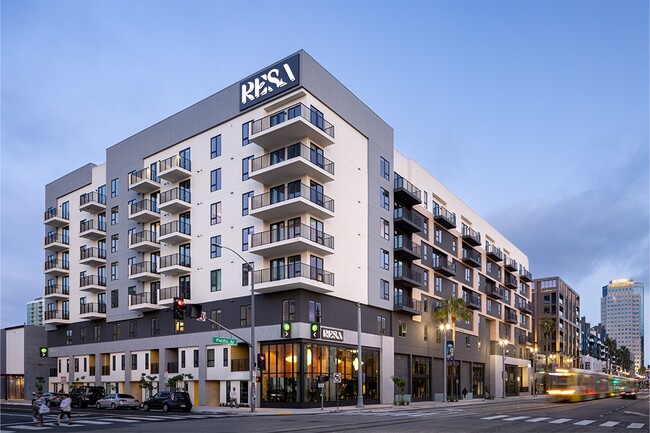 Resa Long Beach - Resa Long Beach Apartments