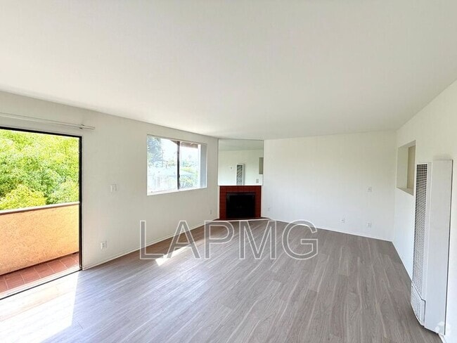 Building Photo - 3940 Tilden Ave Rental