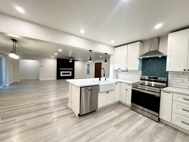 Photo - 2315 Tavern Rd