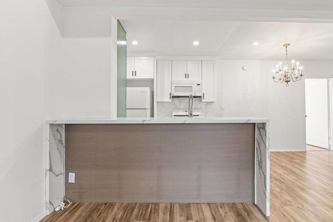 Photo - 5500 Lindley Ave