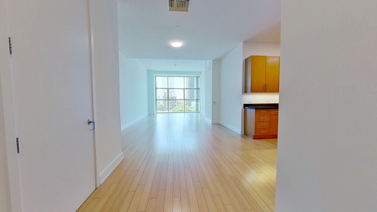 3D Tour - 3223 W 6th St Condo Unit 605