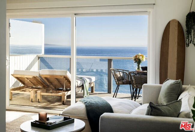 Building Photo - 20638 Pacific Coast Hwy Unit 9-