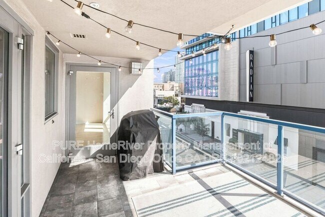 Photo - 875 G St