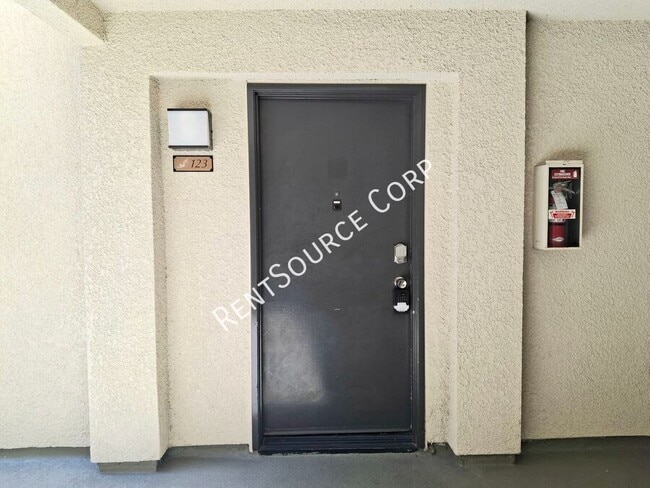 Photo - 5525 Canoga Ave Unit 123